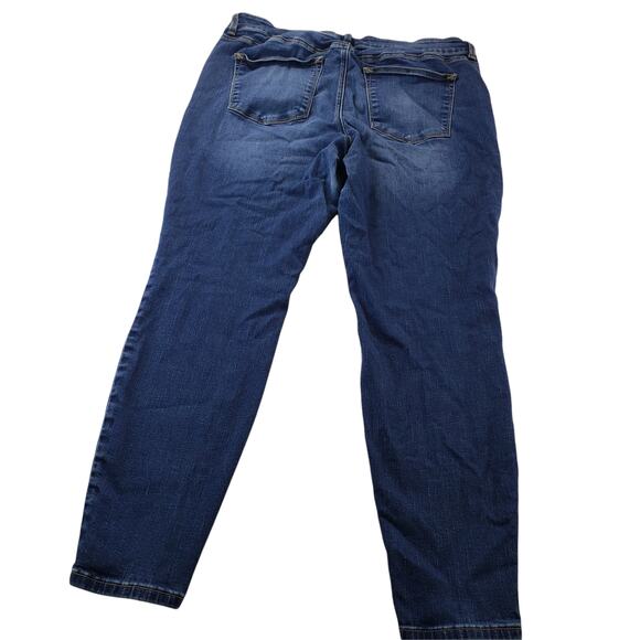 Maurices Jeans Women Plus 18 Regular Mid Rise Blue Skinny Jeans Outdoors 36x28.5 - Picture 2 of 13